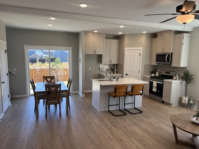 4832 Flight Ave NE in Salem, OR - Building Photo - Building Photo