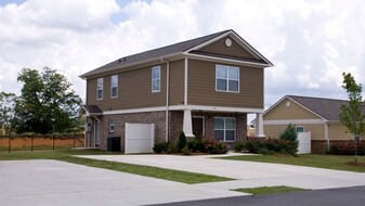 Washington Estates I & II in Tennille, GA - Building Photo