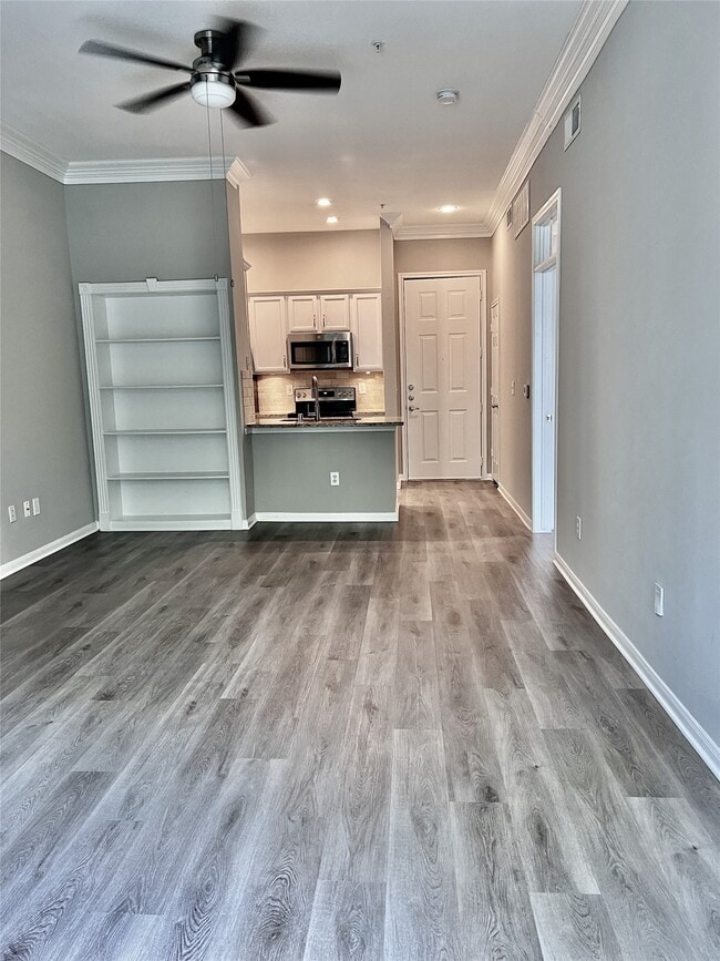 property at 5353 Memorial Dr