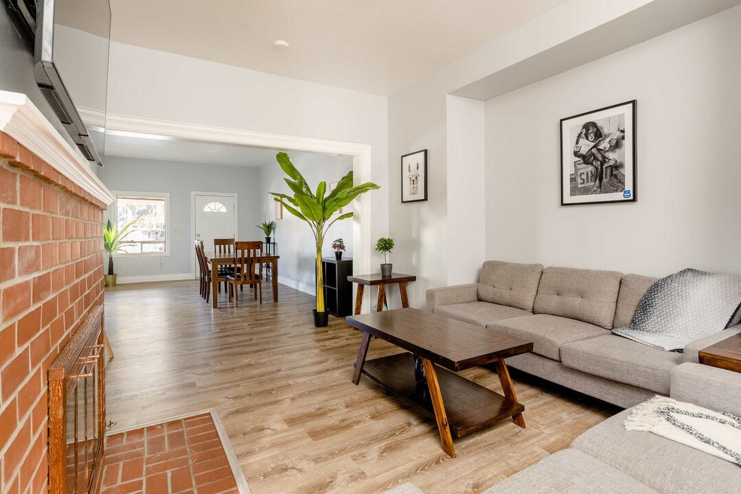 4004 SE Division St in Portland, OR - Foto de edificio