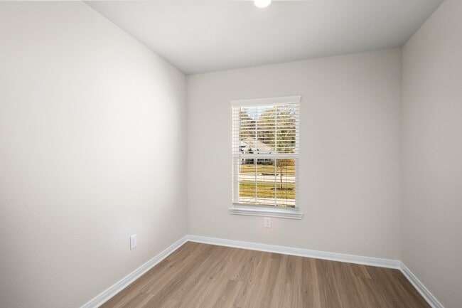 10360 Sweetwater Creek Dr in Cleveland, TX - Building Photo - Building Photo