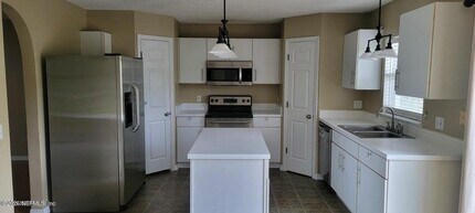2017 Millington Ln in Jacksonville, FL - Building Photo - Building Photo