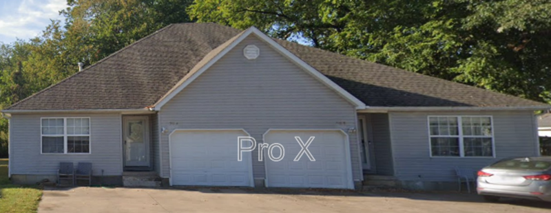 512 E Park St in Pittsburg, KS - Building Photo