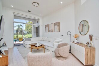 2221 NW 62nd Dr in Boca Raton, FL - Building Photo - Building Photo