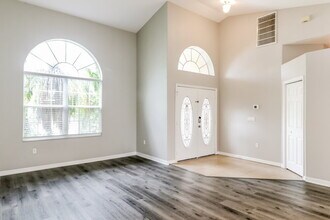 5514 Foxtail Ct in Wesley Chapel, FL - Building Photo - Building Photo