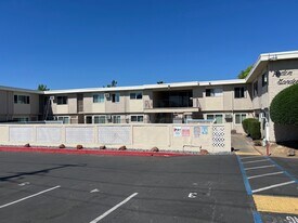 2383 Arden Wy, Unit 37 in Sacramento, CA - Building Photo