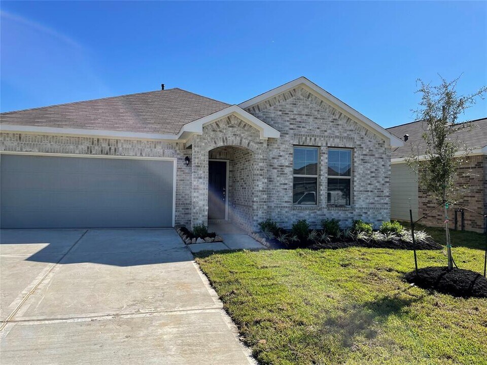 24814 Sierra Laurel Ln in Huffman, TX - Building Photo