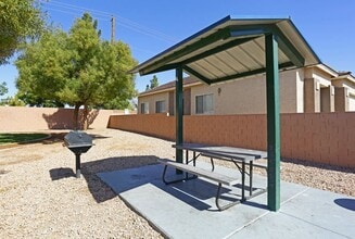 DIAMOND VISTA in Las Vegas, NV - Building Photo - Building Photo