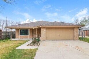 1140 Glenda St in Pearland, TX - Building Photo