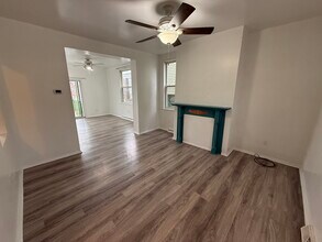 843 6th Ave in Coraopolis, PA - Building Photo - Building Photo