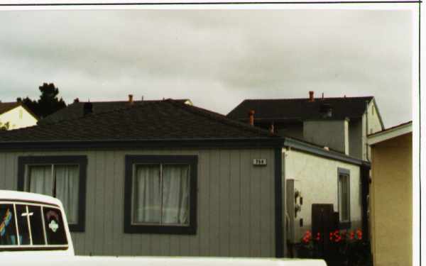 754 Arnold Way in Half Moon Bay, CA - Foto de edificio - Building Photo