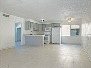 2928 Marlin Ave in Las Vegas, NV - Building Photo - Building Photo