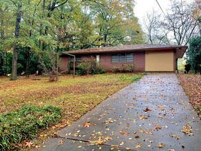 1021 S Gay St in Auburn, AL - Building Photo - Building Photo