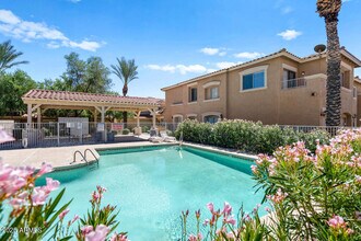 525 N Miller Rd in Scottsdale, AZ - Building Photo - Building Photo