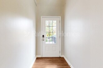 3950 Lake Manor Way in Atlanta, GA - Building Photo - Building Photo