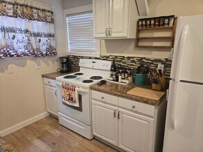 1213 5th St, Unit A in Bremerton, WA - Building Photo - Building Photo