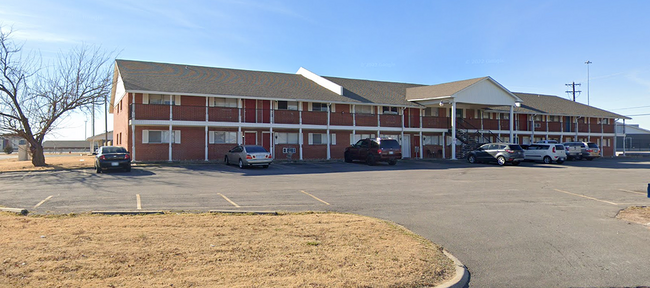 Ridgewood Village Apartments in Moore, OK - Foto de edificio - Building Photo