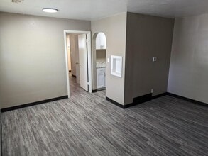 2 James Pl in Bloomington, IL - Building Photo - Building Photo