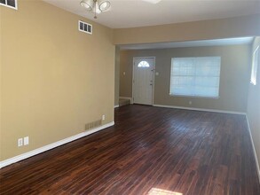 1716 N Travis St in Sherman, TX - Building Photo - Building Photo