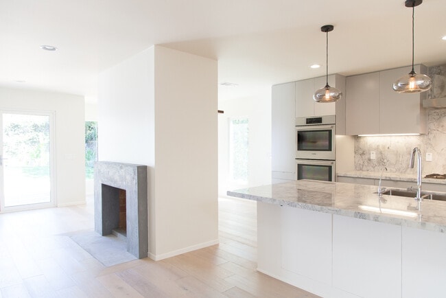 2346 Manning Ave in Los Angeles, CA - Building Photo - Building Photo