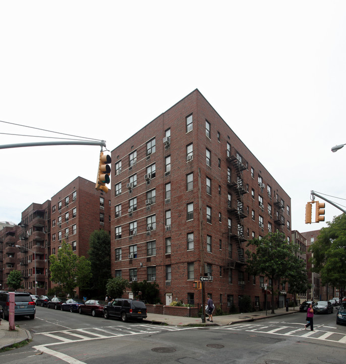 148-45 150th St in Jamaica, NY - Building Photo