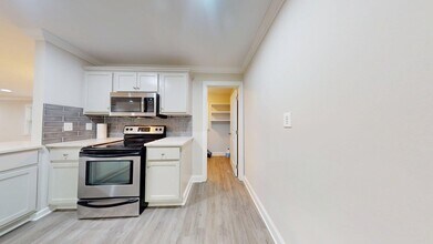 Totally Updated Home on Oak Bowery in Opelika, AL - Building Photo - Building Photo