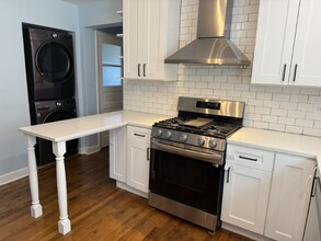 5707 W Giddings St in Chicago, IL - Building Photo - Building Photo