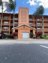 571 SW 142nd Ave in Pembroke Pines, FL - Building Photo