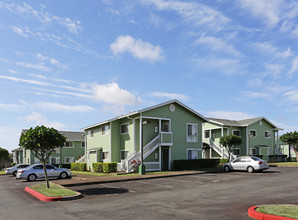 Mililani Parkway in Mililani, HI - Foto de edificio - Building Photo