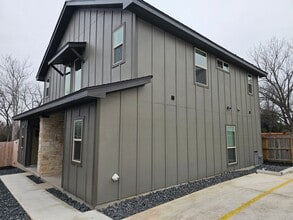 810 S Walters St in San Antonio, TX - Building Photo - Building Photo