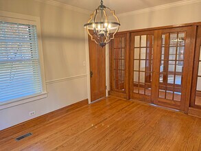 366 E Wisconsin Ave in Lake Forest, IL - Building Photo - Building Photo