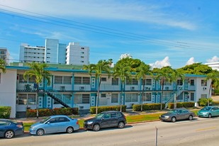 1038 11th St in Miami Beach, FL - Building Photo - Building Photo