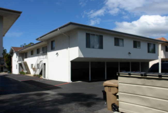 Casa Ellwood in Goleta, CA - Foto de edificio - Building Photo