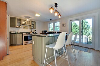 236 Long Sands Rd in York, ME - Building Photo - Building Photo