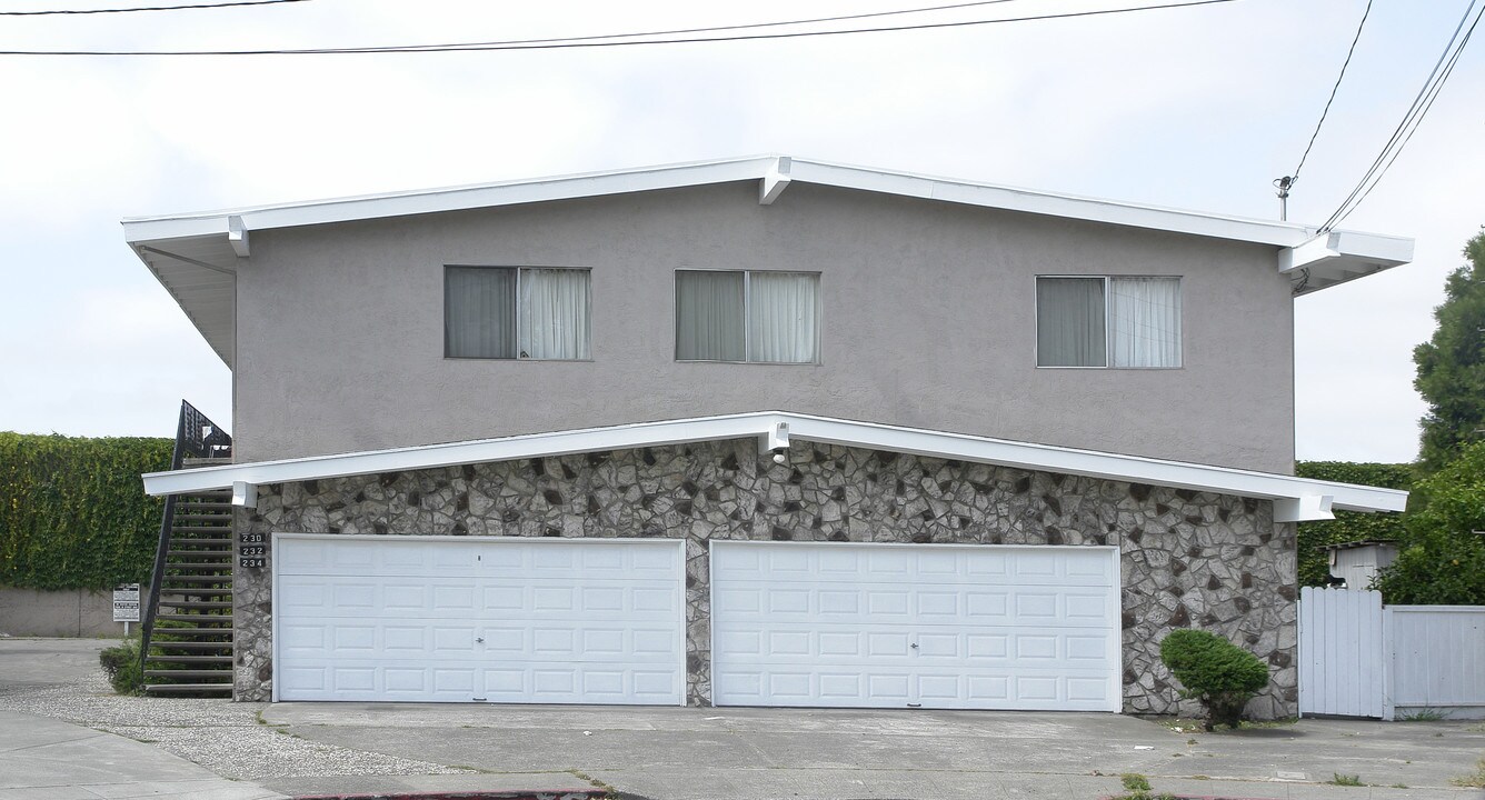 230-236 Rondale Ct in Hayward, CA - Foto de edificio