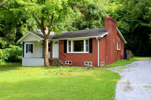 538 Browning Ave in Hendersonville, NC - Building Photo