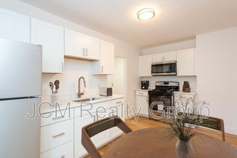 112 Adams St in Boston, MA - Building Photo