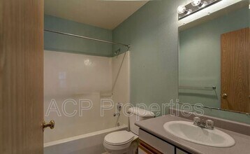 2118 Harris Ave in Bellingham, WA - Building Photo - Building Photo