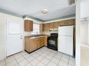 4624 73rd Ave N in Pinellas Park, FL - Foto de edificio - Building Photo