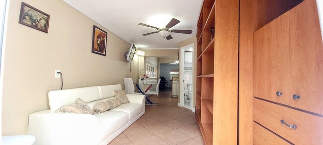 400 Sunset Dr in Pompano Beach, FL - Building Photo - Building Photo