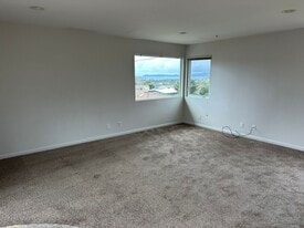 562 Kings Ave in Morro Bay, CA - Building Photo