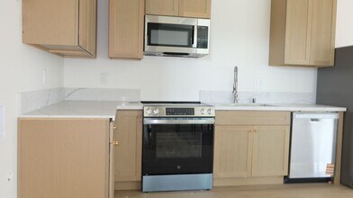 903 11th St in Imperial Beach, CA - Foto de edificio - Building Photo