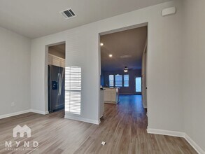 2324 Jack Nora Wy in Round Rock, TX - Foto de edificio - Building Photo