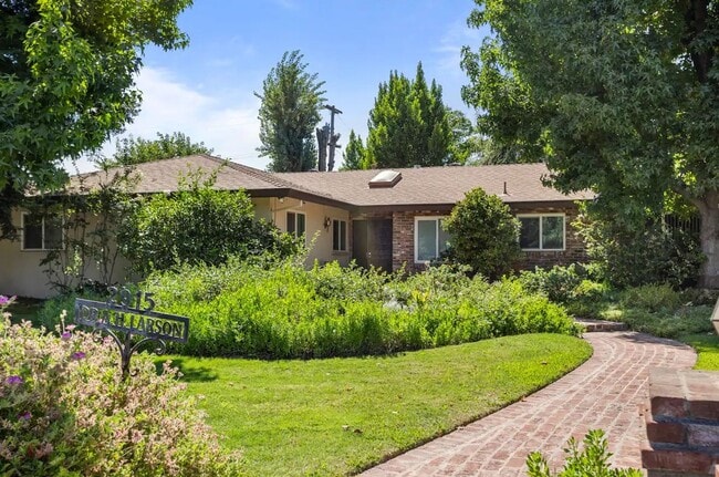 property at 2915 Evelyn Ave