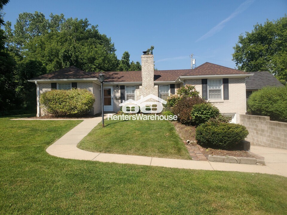 3439 S 45th St in Greenfield, WI - Building Photo