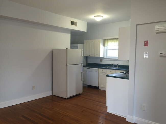 35 Lexington Ave, Unit 2 in Greenwich, CT - Building Photo - Building Photo