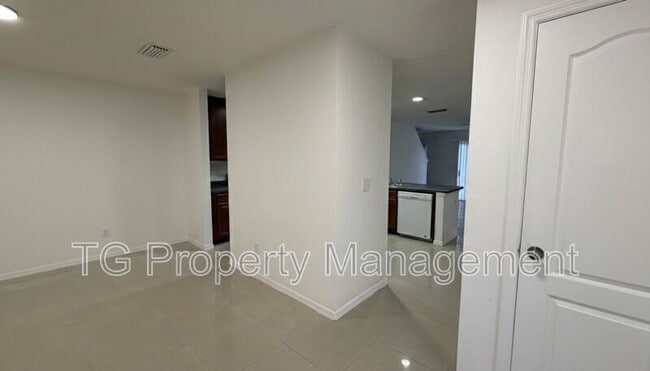 10672 Academy Park Dr in Jacksonville, FL - Building Photo - Building Photo