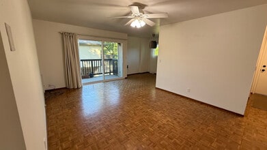 88 Flynn Ave, Unit D in Mountain View, CA - Foto de edificio - Building Photo