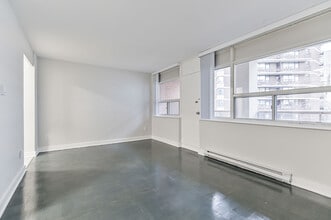 60 Gloucester St in Toronto, ON - Building Photo - Building Photo