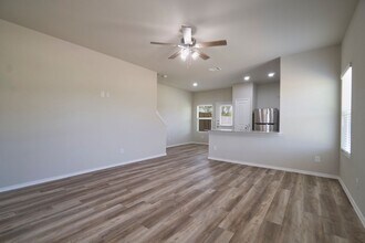 490 Abigail Aly in San Antonio, TX - Building Photo - Building Photo